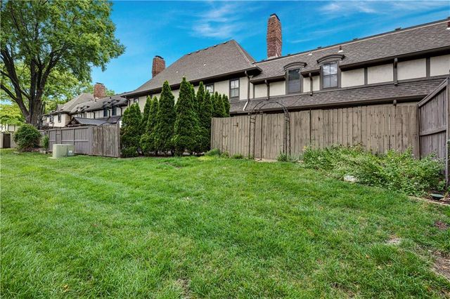 10225 Conser Street, Overland Park, KS 66212