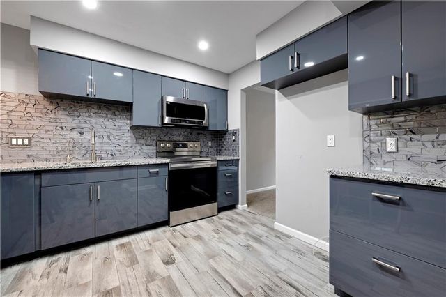 10225 Conser Street, Overland Park, KS 66212