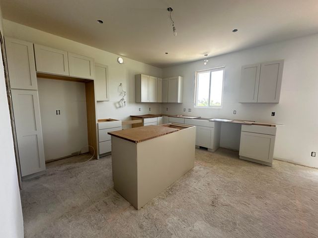 8305 Eagle Peak Drive, Georgetown Twp, MI 49428