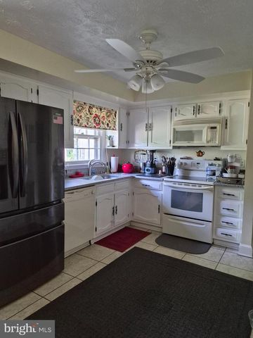 268 BOWLING GREEN RD, Front Royal, VA 22630