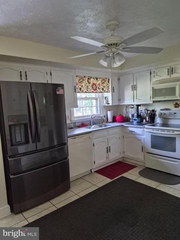 268 BOWLING GREEN RD, Front Royal, VA 22630