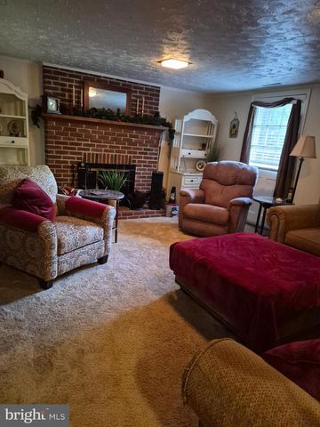 268 BOWLING GREEN RD, Front Royal, VA 22630