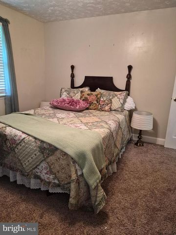 268 BOWLING GREEN RD, Front Royal, VA 22630
