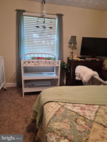 268 BOWLING GREEN RD, Front Royal, VA 22630