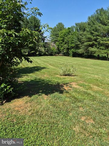 268 BOWLING GREEN RD, Front Royal, VA 22630