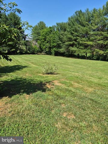 268 BOWLING GREEN RD, Front Royal, VA 22630