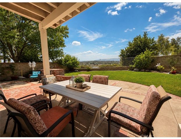 24210 English Rose Pl, Valencia, CA 91354