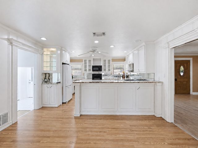 7905 Ella Young Drive, Lakeside, TX 76135