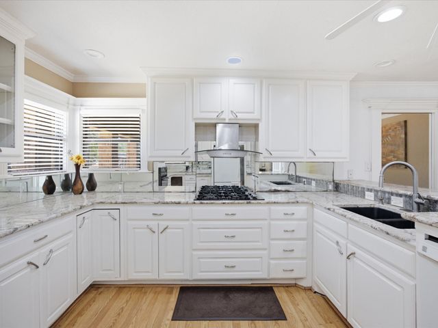 7905 Ella Young Drive, Lakeside, TX 76135