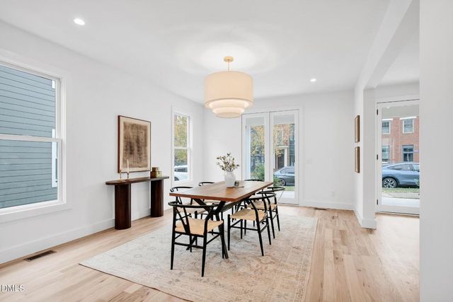 201 E Winmore Avenue, Chapel Hill, NC 27516