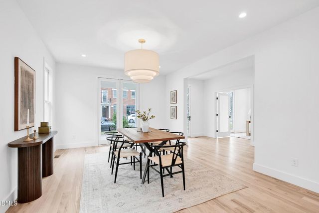 201 E Winmore Avenue, Chapel Hill, NC 27516