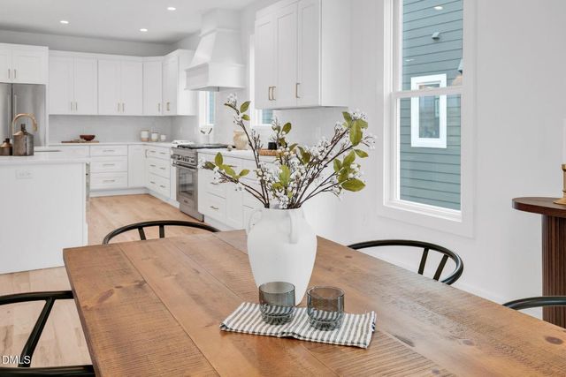 201 E Winmore Avenue, Chapel Hill, NC 27516