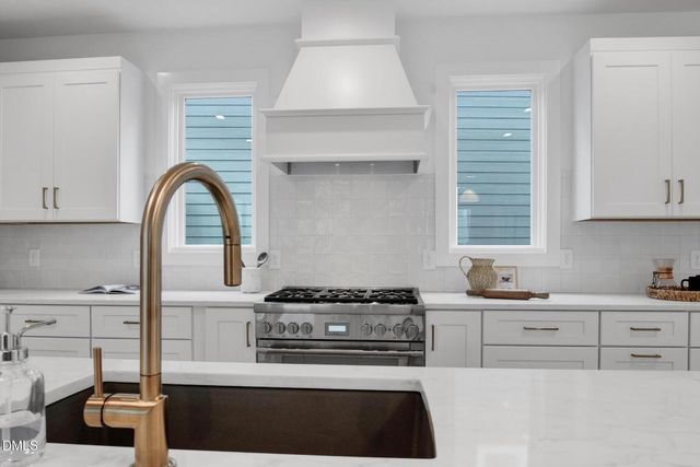 201 E Winmore Avenue, Chapel Hill, NC 27516