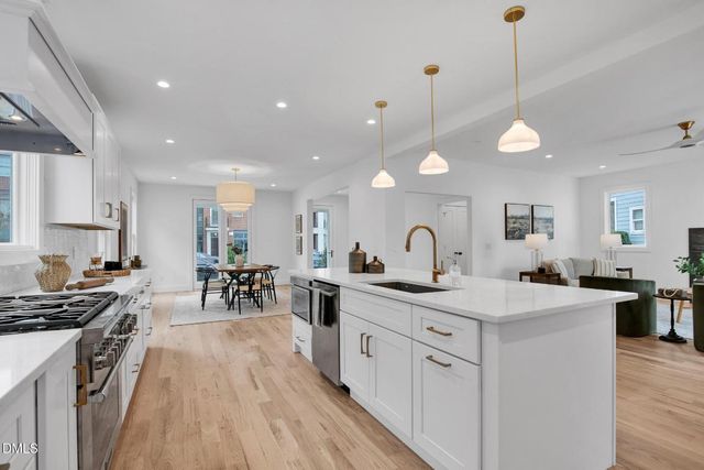 201 E Winmore Avenue, Chapel Hill, NC 27516