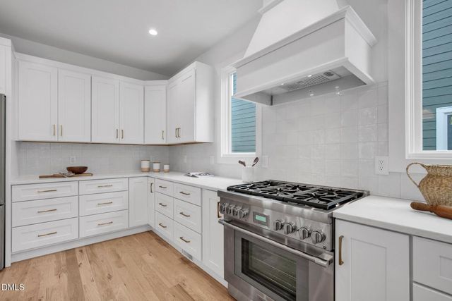 201 E Winmore Avenue, Chapel Hill, NC 27516