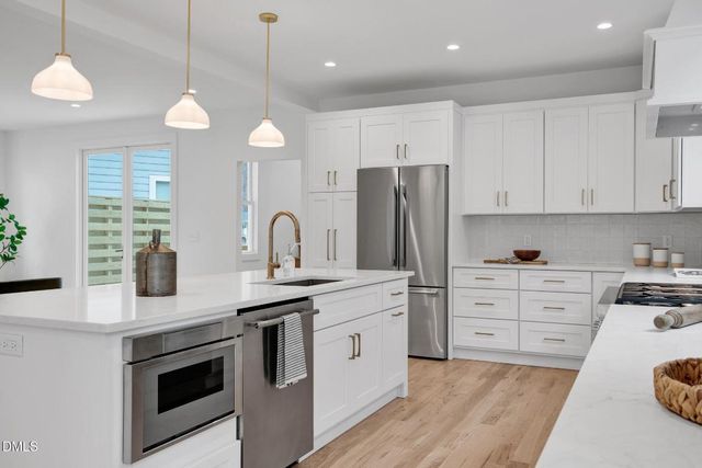 201 E Winmore Avenue, Chapel Hill, NC 27516