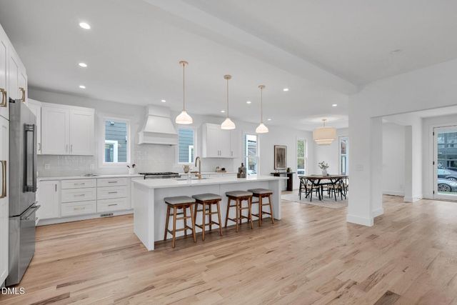 201 E Winmore Avenue, Chapel Hill, NC 27516