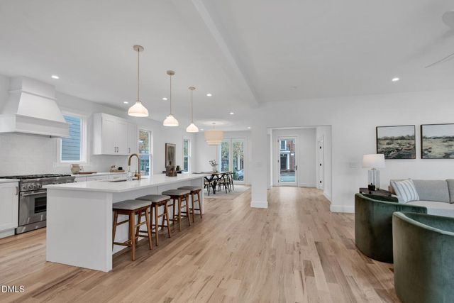 201 E Winmore Avenue, Chapel Hill, NC 27516