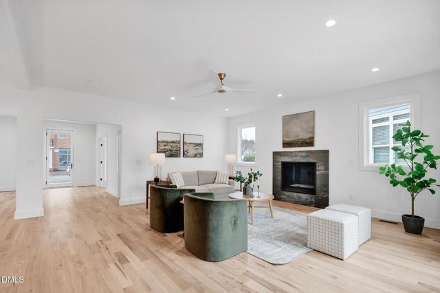 201 E Winmore Avenue, Chapel Hill, NC 27516