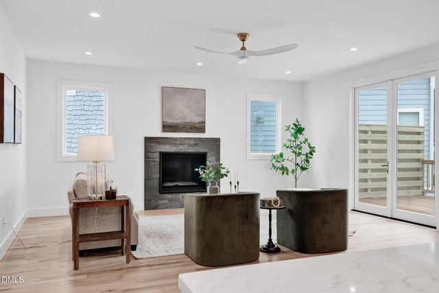 201 E Winmore Avenue, Chapel Hill, NC 27516