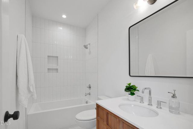 201 E Winmore Avenue, Chapel Hill, NC 27516