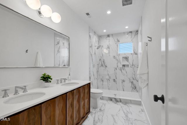 201 E Winmore Avenue, Chapel Hill, NC 27516