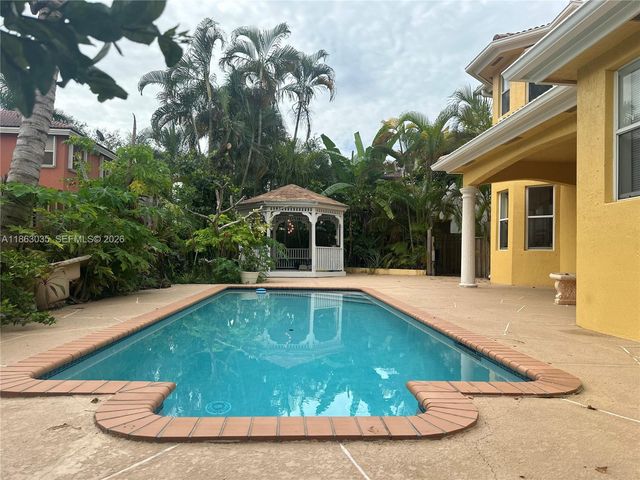 6049 SW 165th Avenue, Miami, FL 33193