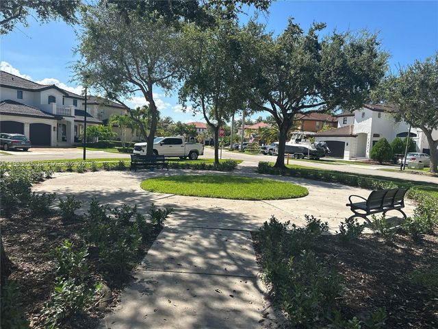 6049 SW 165th Avenue, Miami, FL 33193
