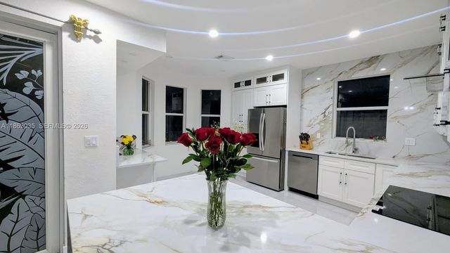 6049 SW 165th Avenue, Miami, FL 33193