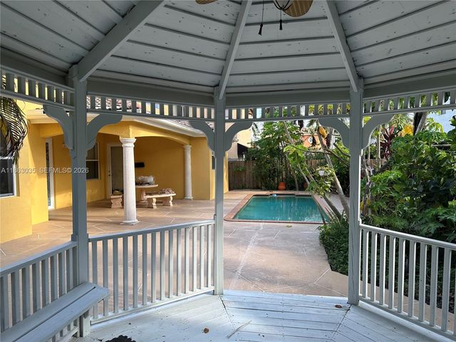 6049 SW 165th Avenue, Miami, FL 33193