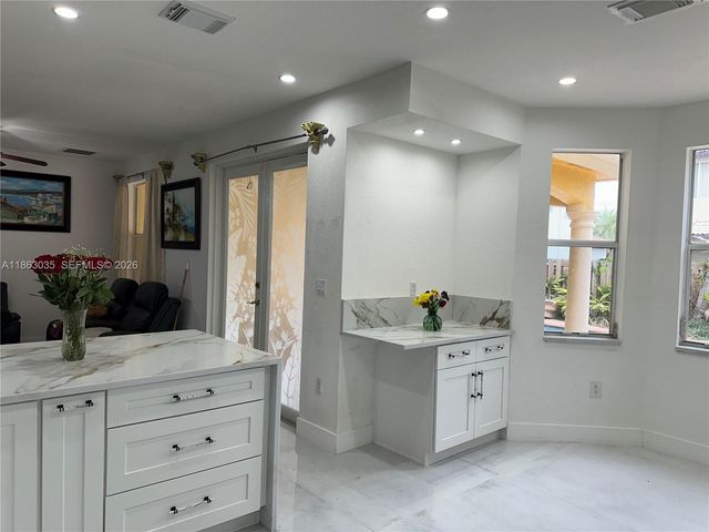 6049 SW 165th Avenue, Miami, FL 33193