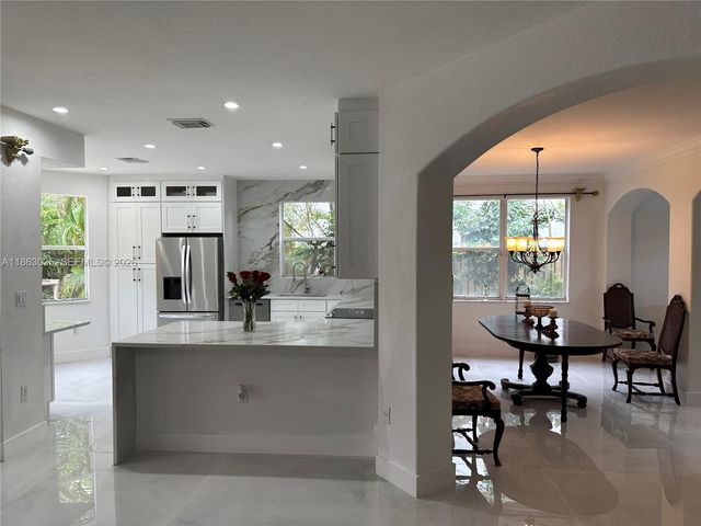 6049 SW 165th Avenue, Miami, FL 33193