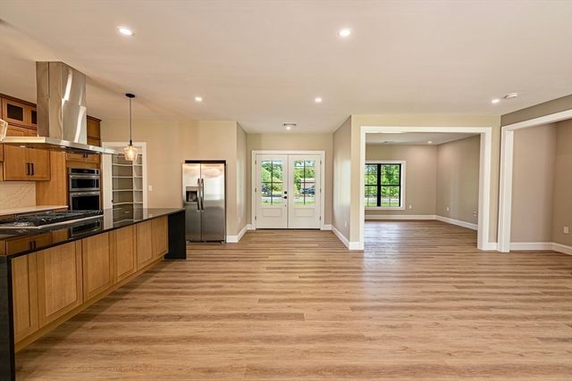 65 Marvel St, Swansea, MA 02777