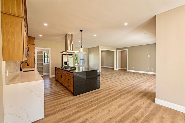 65 Marvel St, Swansea, MA 02777
