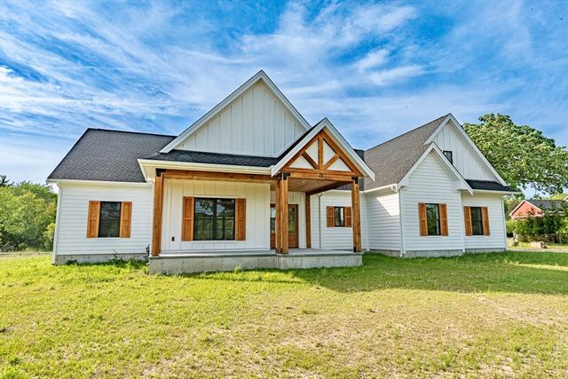 65 Marvel St, Swansea, MA 02777