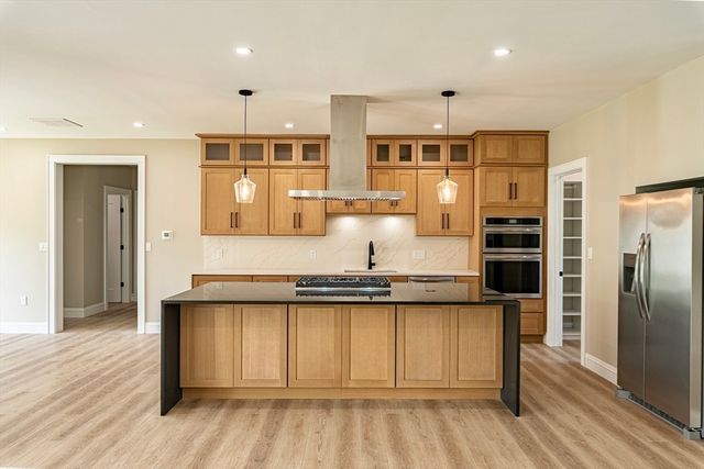 65 Marvel St, Swansea, MA 02777