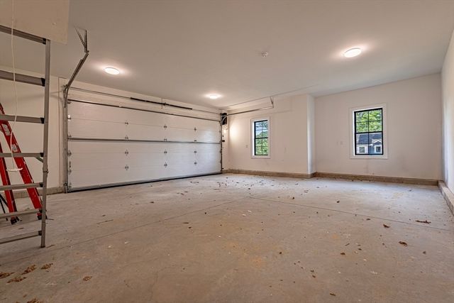 65 Marvel St, Swansea, MA 02777