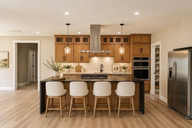 65 Marvel St, Swansea, MA 02777