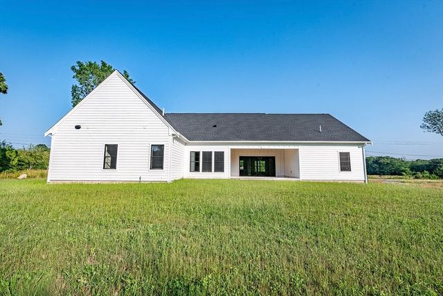 65 Marvel St, Swansea, MA 02777