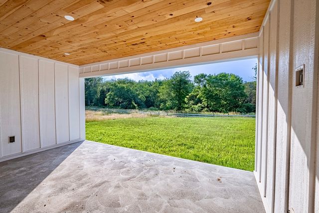 65 Marvel St, Swansea, MA 02777
