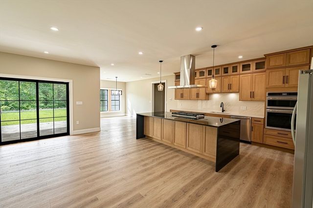 65 Marvel St, Swansea, MA 02777