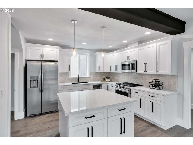 15 Ne 80TH Ave, Portland, OR 97213