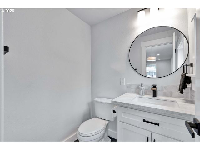 15 Ne 80TH Ave, Portland, OR 97213