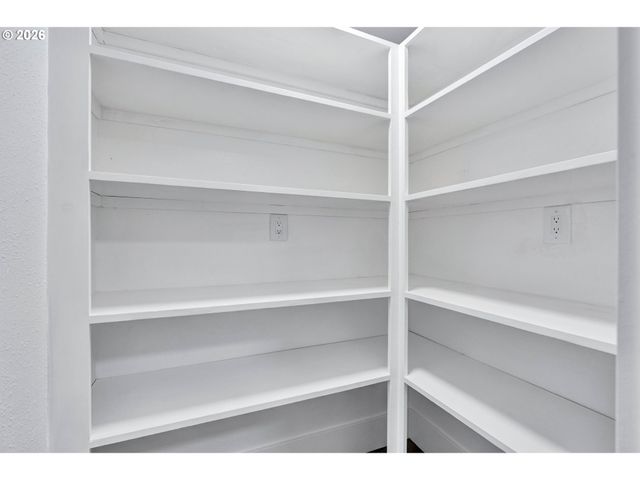 15 Ne 80TH Ave, Portland, OR 97213