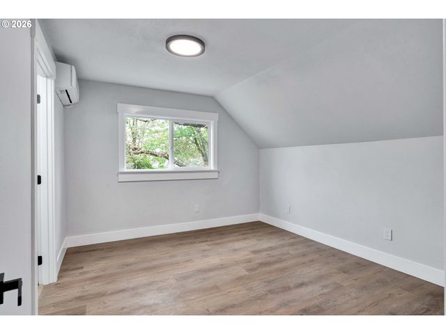 15 Ne 80TH Ave, Portland, OR 97213