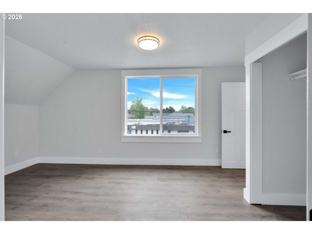 15 Ne 80TH Ave, Portland, OR 97213