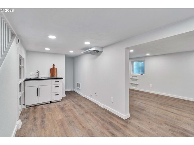 15 Ne 80TH Ave, Portland, OR 97213