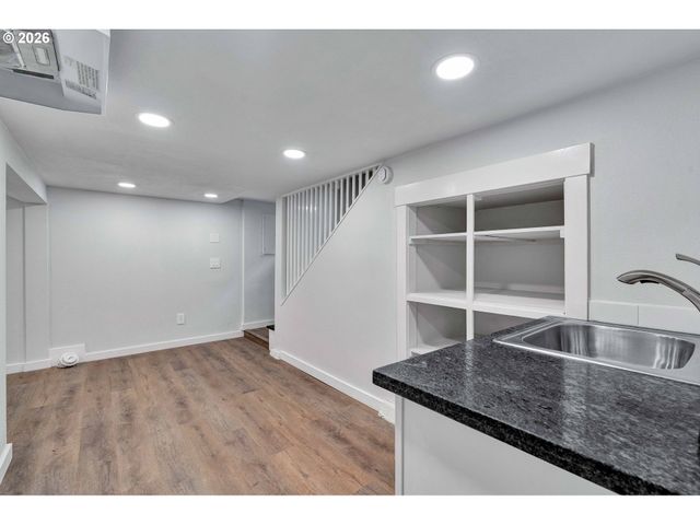 15 Ne 80TH Ave, Portland, OR 97213