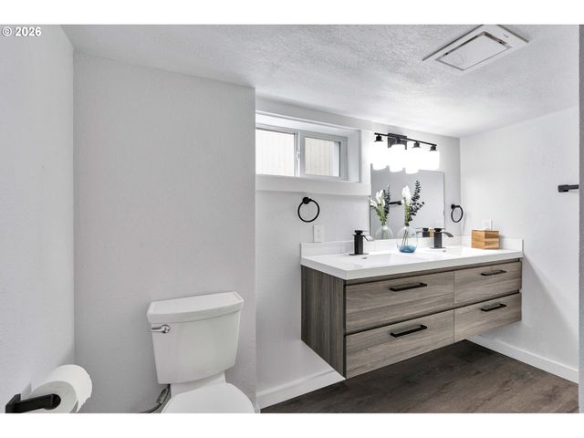 15 Ne 80TH Ave, Portland, OR 97213