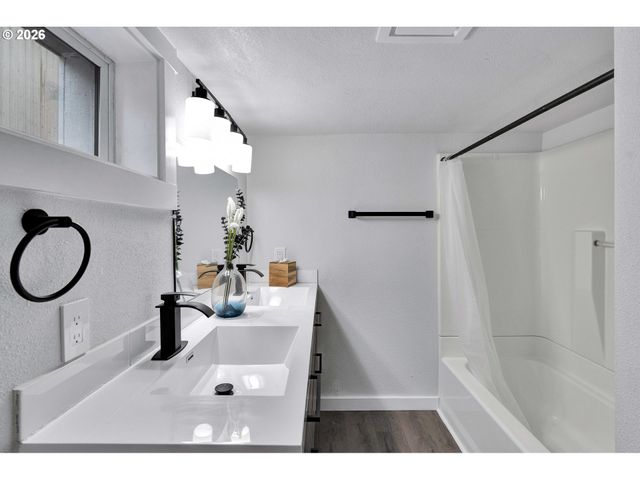 15 Ne 80TH Ave, Portland, OR 97213